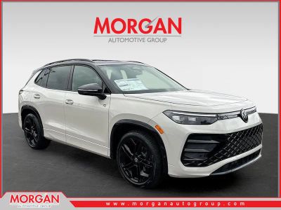 2026 Volkswagen Tiguan SE R-Line Black in Sandstone — front three-quarter view