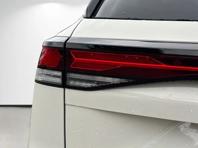 2026 Volkswagen Tiguan — photo 10 view