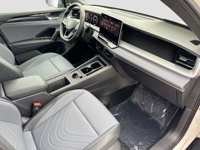 2026 Volkswagen Tiguan — photo 14 view