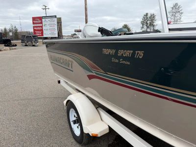 1999 Alumacraft TROPHY SPORT 175 — engine compartment view