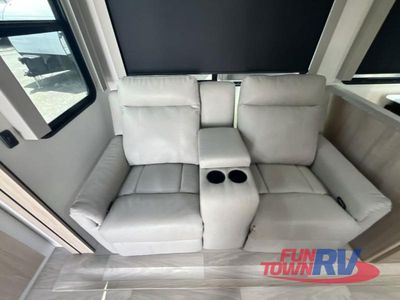2024 Winnebago Industries Towables Voyage - Photo 30