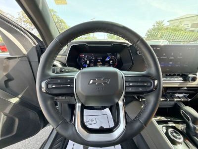 2025 Chevrolet Colorado — photo 12 view