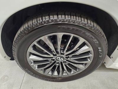 2024 INFINITI QX80 - Photo 10