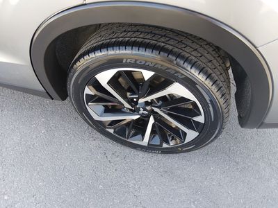 2024 Mitsubishi Outlander - Photo 10
