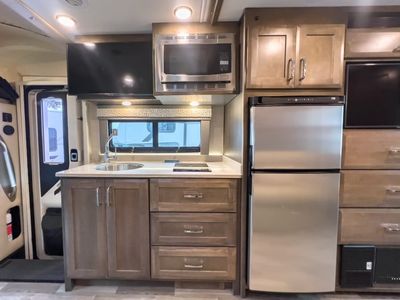 2023 Tiffin WAYFARER - Photo 8