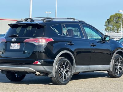 2016 Toyota RAV4 - Photo 2