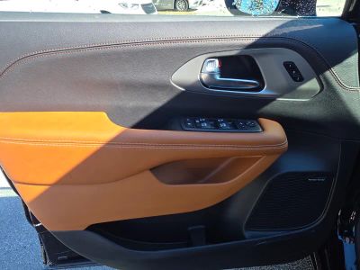 2026 Chrysler Pacifica — photo 16 view