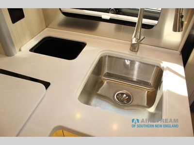 2026 Airstream Atlas-e - Photo 34