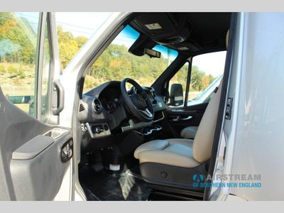 2026 Airstream Atlas-e - Photo 12