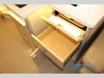 2026 Airstream Atlas-e - Photo 37