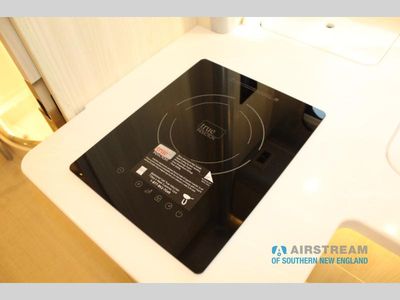 2026 Airstream Atlas-e - Photo 35
