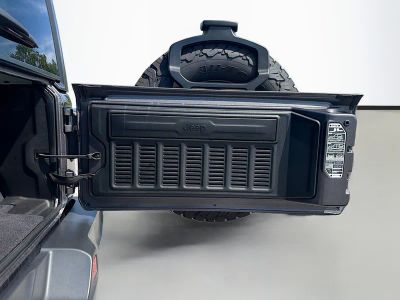 2024 Jeep Wrangler 4xe — photo 13 view