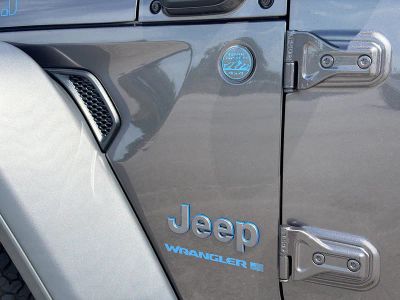 2024 Jeep Wrangler 4xe — photo 11 view