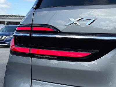 2026 BMW X7 — photo 10 view