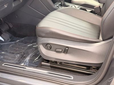 2024 Volkswagen Tiguan 2.0T Wolfsburg Edition — photo 26 view