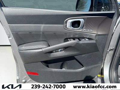 2026 Kia Sorento Hybrid — photo 22 view