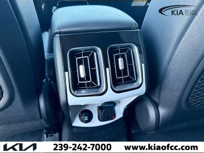 2026 Kia Sorento Hybrid — photo 17 view