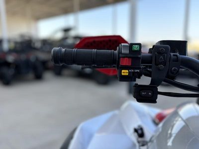 2026 Can-Am Renegade X mr 1000 R Hyper Silver & Legion Red - Photo 10