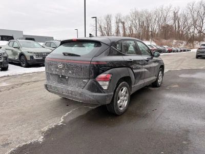 2024 Hyundai Kona SE - Photo 4