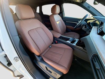 2024 Audi Q8 e-tron - Photo 15