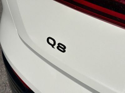 2024 Audi Q8 e-tron - Photo 11