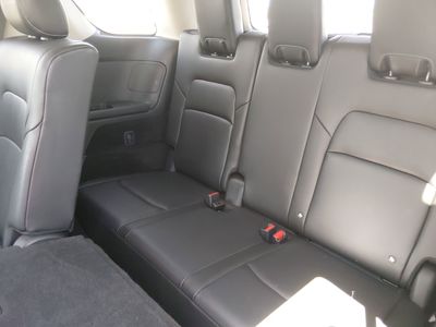 2025 Nissan Pathfinder - Photo 18