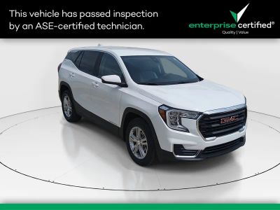 2024 GMC Terrain FWD 4dr SLE — front three-quarter view