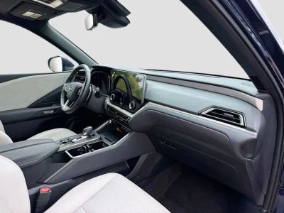 2025 Lexus TX — photo 15 view