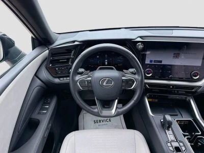 2025 Lexus TX — photo 18 view