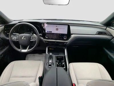 2025 Lexus TX — photo 17 view