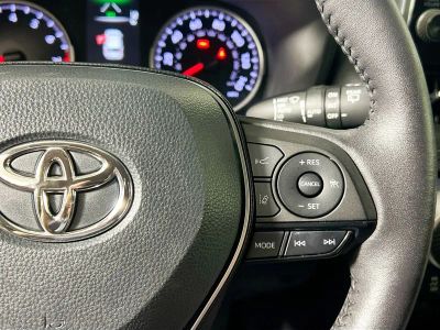 2022 Toyota RAV4 — photo 17 view