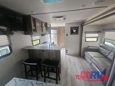 2022 Forest River RV Surveyor Legend - Photo 3