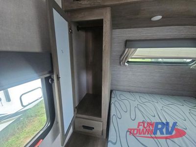 2022 Forest River RV Surveyor Legend - Photo 39