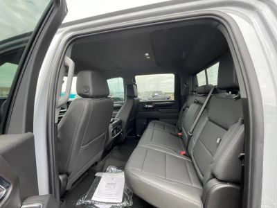 2024 Chevrolet Silverado 2500HD — photo 18 view