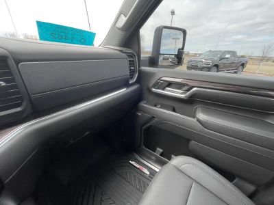 2024 Chevrolet Silverado 2500HD — photo 21 view