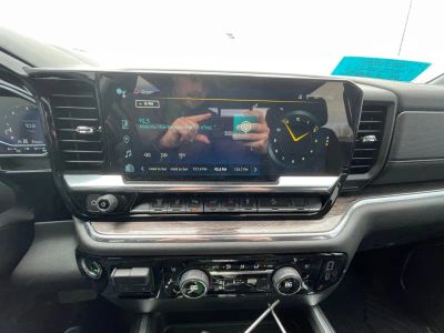 2024 Chevrolet Silverado 2500HD — photo 11 view