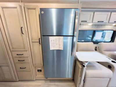 2027 Thor Motor Coach OMNI TRAIL — photo 11 view