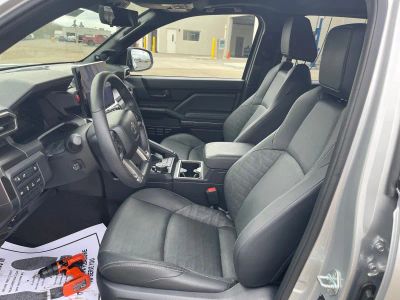 2025 Toyota 4Runner — photo 9 view