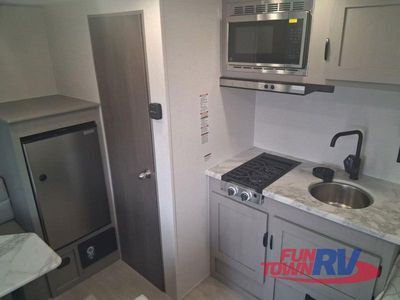 2026 Coachmen RV Clipper 3K Series - Photo 11