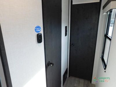2025 Venture RV Sienna - Photo 46