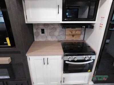 2025 Venture RV Sienna - Photo 31