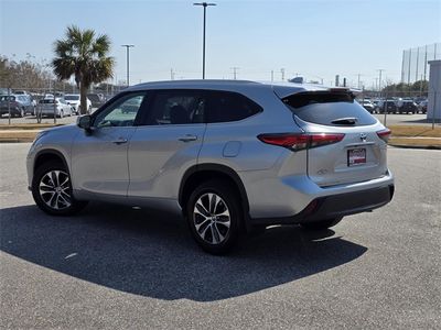 2022 Toyota Highlander Hybrid — interior view