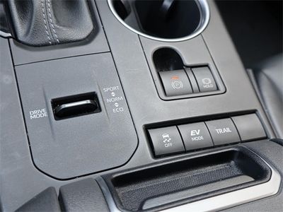 2022 Toyota Highlander Hybrid — photo 25 view