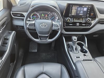 2022 Toyota Highlander Hybrid — photo 13 view