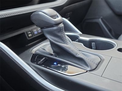 2022 Toyota Highlander Hybrid — photo 24 view