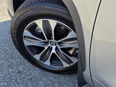 2022 Toyota Highlander Hybrid — photo 38 view