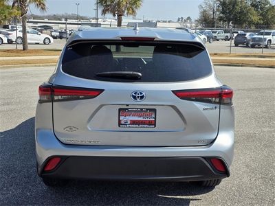 2022 Toyota Highlander Hybrid — rear three-quarter view