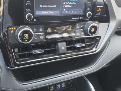2022 Toyota Highlander Hybrid — photo 22 view