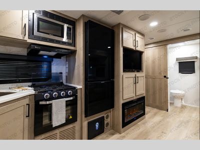 2026 Forest River RV Rockwood Ultra Lite - Photo 24