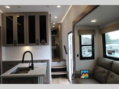 2026 Alliance RV Valor All-Access - Photo 7